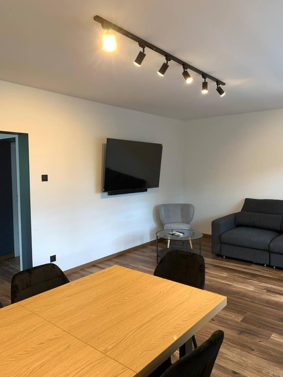 Apartament Komfortowy W Spokojnej Dzielnicy *
